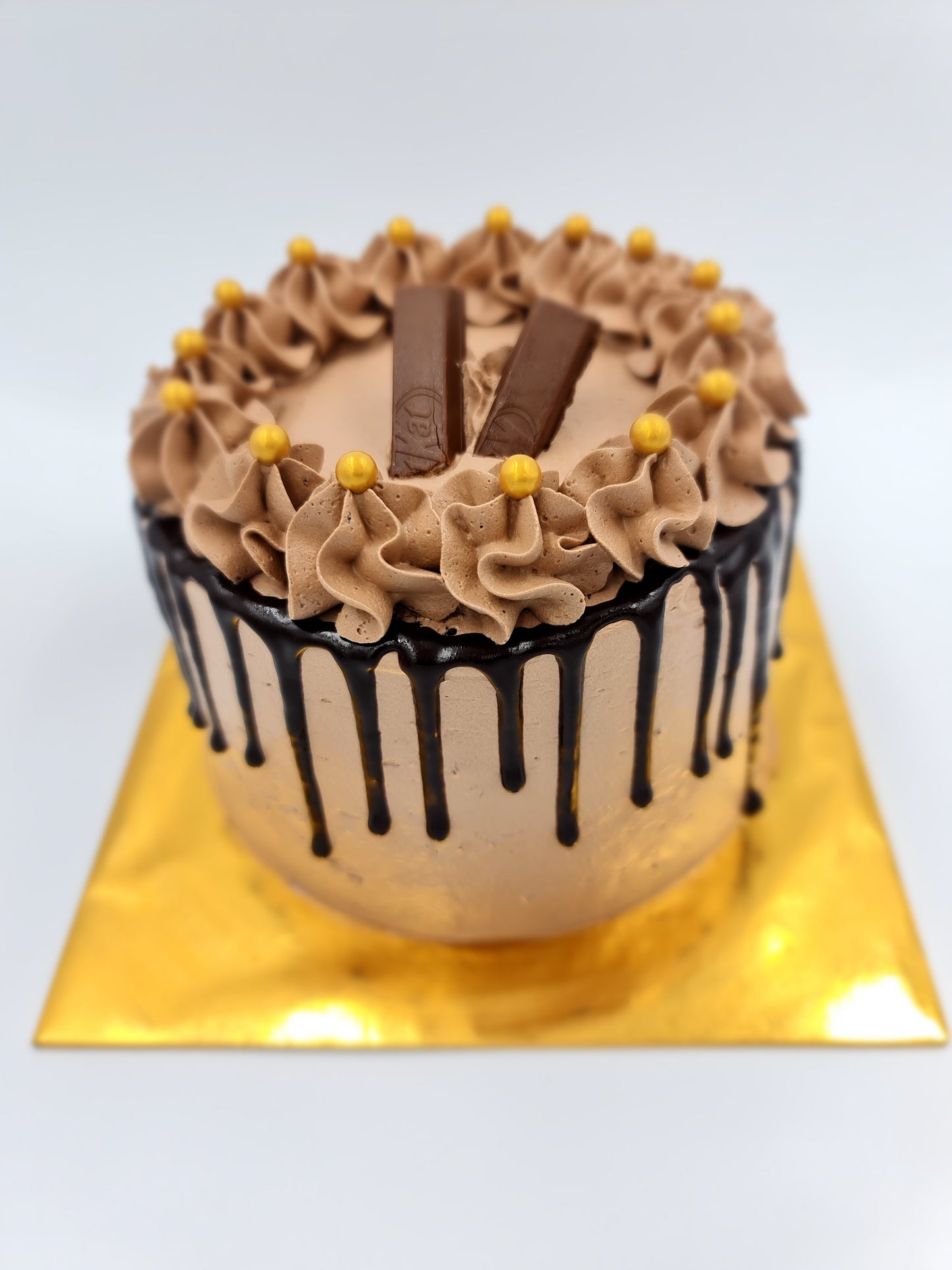 KitKat Chocolate Cake