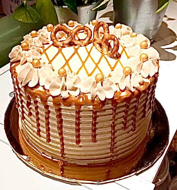 Salted Caramel Cake 2